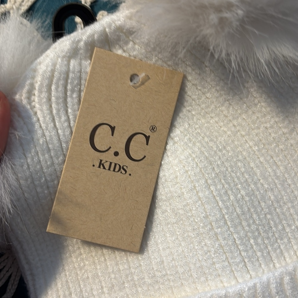 C.C Kids beanie with 2‎ Pom poms white new with tag - Picture 5 of 5